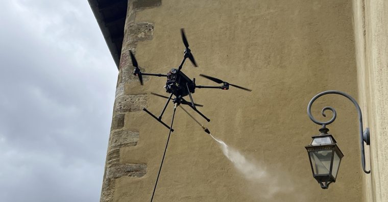 Illustration de l'article Drone Plus Services dépoussière le nettoyage