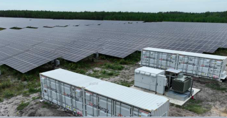 Illustration de l'article Énergie renouvelable – ZE Energy inaugure une centrale solaire hybride pionnière à Vert