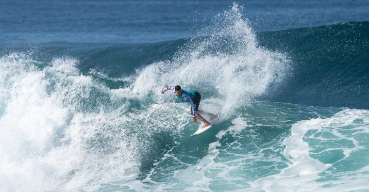 Illustration de l'article Surf — Le Quiksilver Festival, « une compet de free surfing entre copains », pour l’Hawaïen Bruce Irons